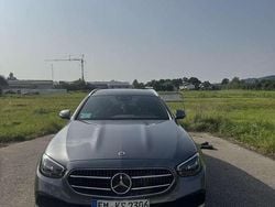 Grau Gebraucht 2022 Mercedes E220 Kombi | 37.900 € (Fairer Preis)