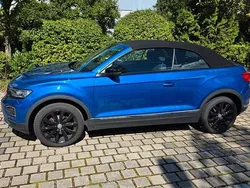 Blau Gebraucht 2020 VW T-Roc Cabriolet Style Cabrio | 24.900 € (Etwas zu teuer)
