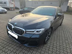 Carbonschwarz metallic Gebraucht 2022 BMW 520 M Sport Limousine | 32.000 € (Superpreis)