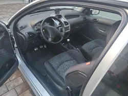 Silber Gebraucht 2006 Peugeot 206 Kleinwagen | 1.250 €