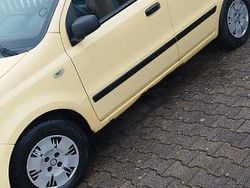 Gelb Gebraucht 2009 Fiat Panda Limousine | 2.500 € (Fairer Preis)