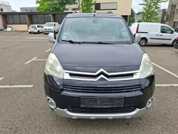 Schwarz Gebraucht 2012 Citroën Berlingo SELECTION Van / Kleinbus | 5.990 € (Fairer Preis)