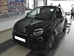 Schwarz colore interno (stoff nadelstrei Gebraucht 2022 Fiat 500e Icon Cabrio | 21.490 € (Fairer Preis)