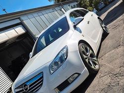 Weiß Gebraucht 2013 Opel Insignia OPC Kombi | 7.000 € (Guter Preis)