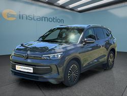 Grau Gebraucht 2024 VW Tiguan SUV | 42.949 € (Fairer Preis)