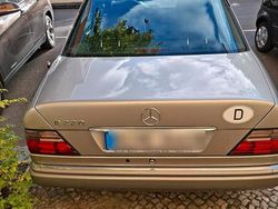 Gebraucht 1993 Mercedes E220 Limousine | 7.250 €
