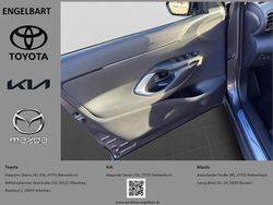 Grau Gebraucht 2022 Toyota Yaris Cross Team SUV | 22.950 € (Fairer Preis)