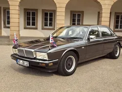 Jaguar XJ40