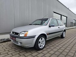Silber Gebraucht 2002 Ford Fiesta Futura Limousine | 2.990 € (Etwas zu teuer)