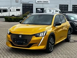 Gelb Gebraucht 2021 Peugeot e-208 GT Kleinwagen | 16.880 € (Fairer Preis)