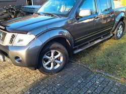 Grau Gebraucht 2015 Nissan Navara Abholung | 19.900 €