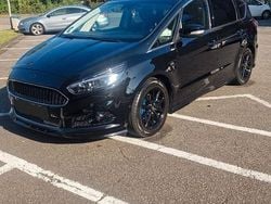 Schwarz Gebraucht 2016 Ford S-MAX Sport Van / Kleinbus | 16.900 € (Fairer Preis)