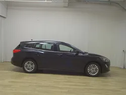 Schwarz Gebraucht 2021 Ford Focus Titanium Kombi | 12.980 € (Guter Preis)