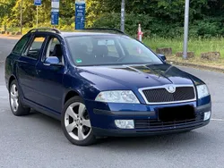 Blau Gebraucht 2005 Skoda Octavia Kombi | 2.000 € (Fairer Preis)
