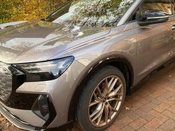 Grau Gebraucht 2022 Audi Q4 Sportback e-tron S-Line SUV | 37.850 € (Fairer Preis)