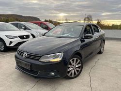 Deep black perleffekt Gebraucht 2011 VW Jetta Highline Limousine | 6.499 € (Fairer Preis)