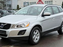 Silber Gebraucht 2009 Volvo XC60 Kinetic SUV | 10.450 € (Fairer Preis)