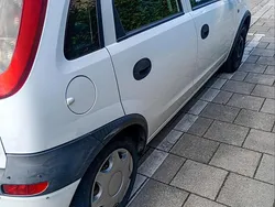 Weiß Gebraucht 2004 Opel Corsa Kleinwagen | 700 € (Guter Preis)