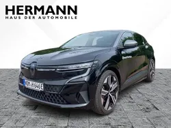 Black pearlschwarz metallic, Gebraucht 2023 Renault Mégane Iconic Limousine | 31.139 € (Fairer Preis)