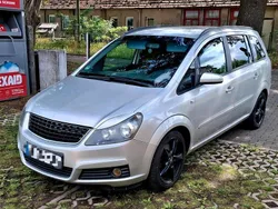 Silber Gebraucht 2006 Opel Zafira Van / Kleinbus | 1.799 €
