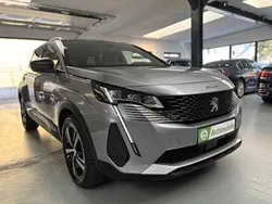 Grau Gebraucht 2023 Peugeot 5008 GTi Van / Kleinbus | 29.799 € (Fairer Preis)