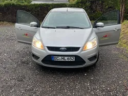Grün Gebraucht 2008 Ford Focus Kombi | 1.800 €
