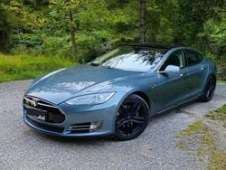 Grau Gebraucht 2014 Tesla Model S Kleinwagen | 25.000 € (Teuer)