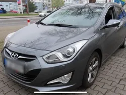 Grau Gebraucht 2013 Hyundai i40 Kombi | 9.750 €