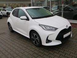 Super white 2 Gebraucht 2024 Toyota Yaris Hybrid Team Kleinwagen | 22.880 € (Guter Preis)