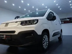 Weiß Gebraucht 2024 Fiat Doblò Van / Kleinbus | 22.997 € (Etwas zu teuer)