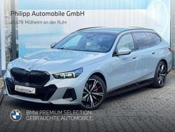 Brooklyn grau Gebraucht 2025 BMW 550e M Sport Kombi | 77.480 € (Guter Preis)