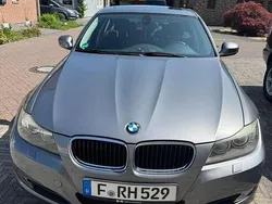 Grau Gebraucht 2011 BMW 318 Limousine | 11.000 € (Teuer)