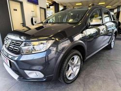 Grau "comete" Gebraucht 2018 Dacia Logan Stepway Kombi | 10.690 € (Fairer Preis)
