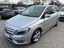 Silber Gebraucht 2012 Mercedes B180 Edition 1 Van / Kleinbus | 11.999 € (Fairer Preis)