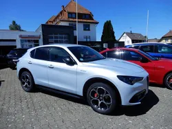 Blau Gebraucht 2024 Alfa Romeo Stelvio Premium SUV | 42.490 € (Etwas zu teuer)