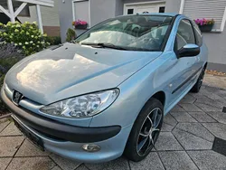 Blau Gebraucht 2004 Peugeot 206 Kleinwagen | 1.990 €
