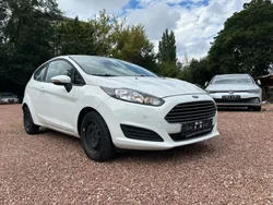 Weiß Gebraucht 2014 Ford Fiesta Trend Kleinwagen | 3.999 € (Guter Preis)