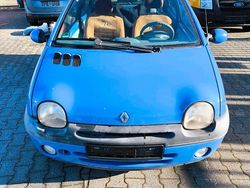 Blau Gebraucht 2005 Renault Twingo Kleinwagen | 500 €