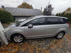 Silber Gebraucht 2011 Peugeot 5008 Business-Line Kombi | 4.250 € (Guter Preis)