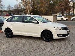 Weiß Gebraucht 2019 Skoda Rapid Cool Edition Limousine | 9.450 € (Fairer Preis)