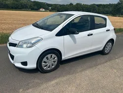 Weiß Gebraucht 2014 Toyota Yaris Cool Kleinwagen | 4.000 € (Fairer Preis)