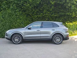 Grau Gebraucht 2019 Porsche Cayenne SUV | 54.999 € (Fairer Preis)