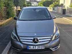 Silber Gebraucht 2013 Mercedes B200 Van / Kleinbus | 7.900 € (Fairer Preis)