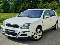 Casablancaweiss/glacier/arctic Gebraucht 2004 Opel Signum Sport Kombi | 990 € (Guter Preis)