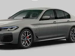 Grau Gebraucht 2022 BMW 530e Sport Line Limousine | 39.149 € (Etwas zu teuer)