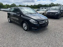 Schwarz Gebraucht 2017 Mercedes B180 Edition Van / Kleinbus | 6.499 € (Teuer)