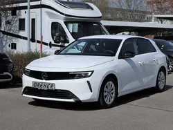 Jade weiß Gebraucht 2024 Opel Astra Enjoy Limousine | 20.470 € (Superpreis)
