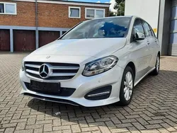 Silber Gebraucht 2015 Mercedes B180 Style Van / Kleinbus | 15.390 € (Etwas zu teuer)