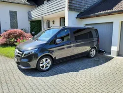 Schwarz Gebraucht 2019 Mercedes V220 Edition Van / Kleinbus | 42.500 € (Fairer Preis)