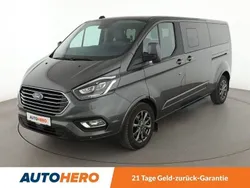 Grau Gebraucht 2022 Ford Tourneo Custom Titanium Van / Kleinbus | 39.390 € (Etwas zu teuer)